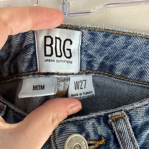 BDG Urban Outfitters High Rise Distressed Mom Jeans Women's W27 - Picture 3 of 3
